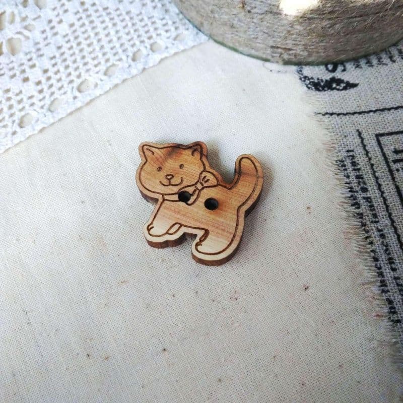 КОТ С ХВОСТОМ, размер 3,6х3,2 см КОТ С ХВОСТОМ, размер 3,6х3,2 см